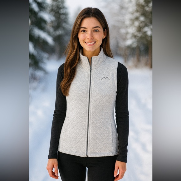 NWT Charles River Apparel Franconia Cream/Gray Quilted Vest Size Medium - Picture 2 of 14